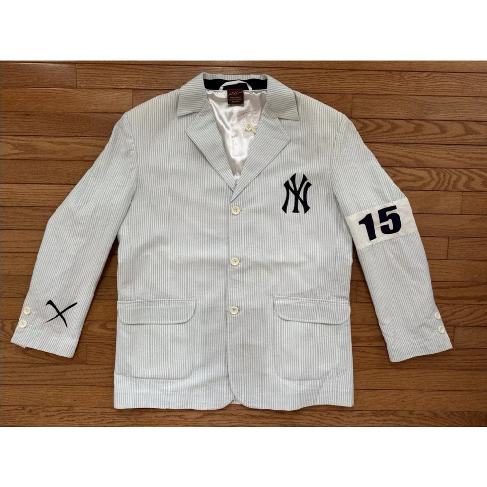 Red Jacket Seersucker
Blazer  NY New
York Yankees #15
Munson Men’s size